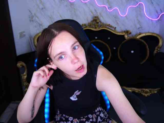 SpicyyDoll webcam