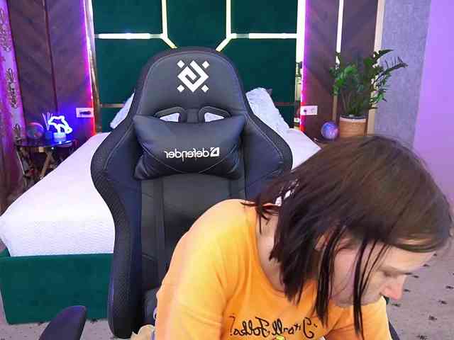 SpicyyDoll webcam