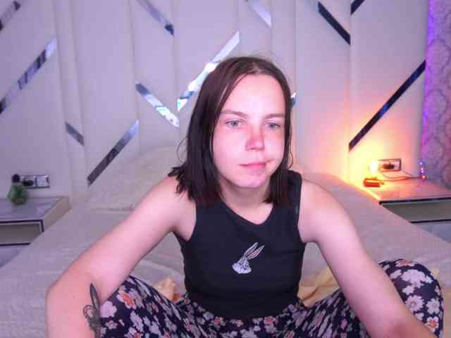 SpicyyDoll webcam