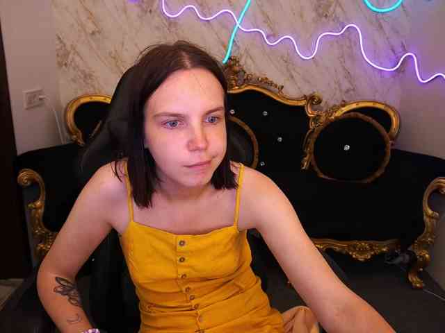 SpicyyDoll webcam