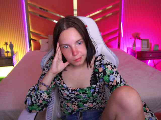 SpicyyDoll webcam