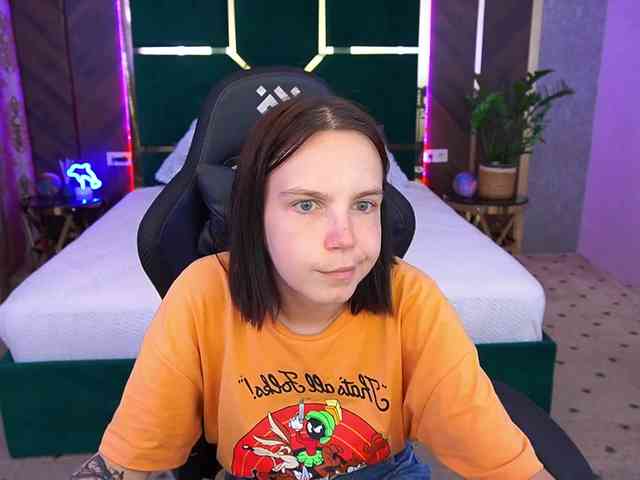 SpicyyDoll webcam