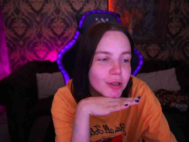 SpicyyDoll webcam
