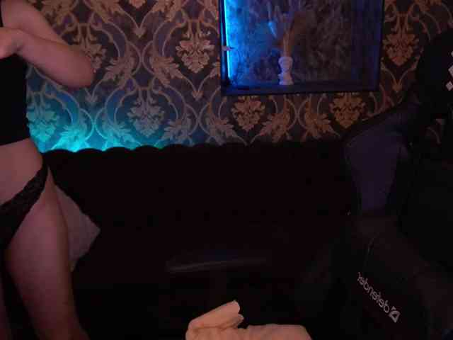 SpicyyDoll webcam