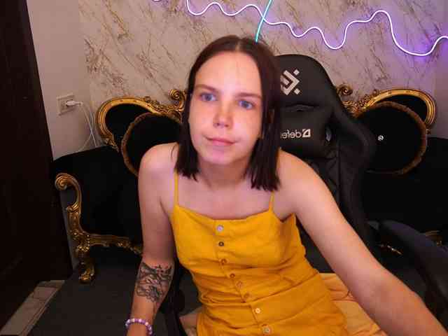 SpicyyDoll webcam