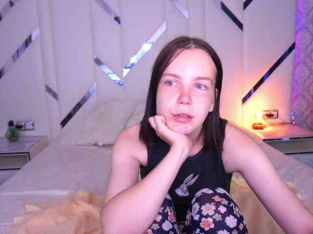 SpicyyDoll webcam