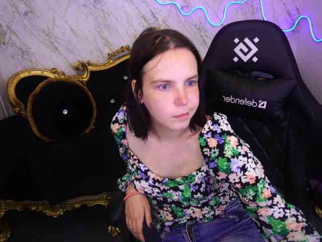 SpicyyDoll webcam