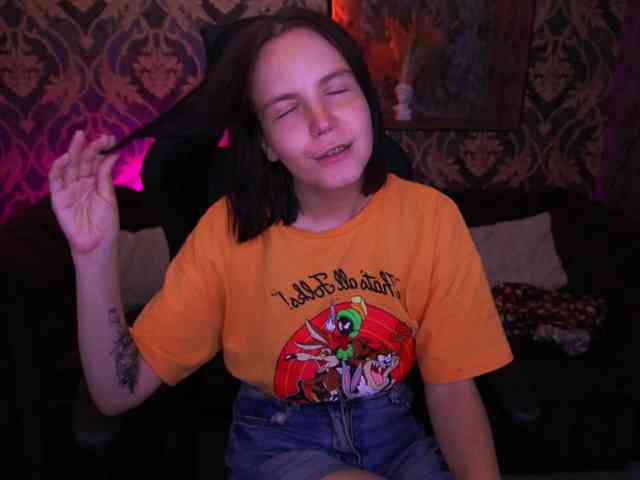 SpicyyDoll webcam