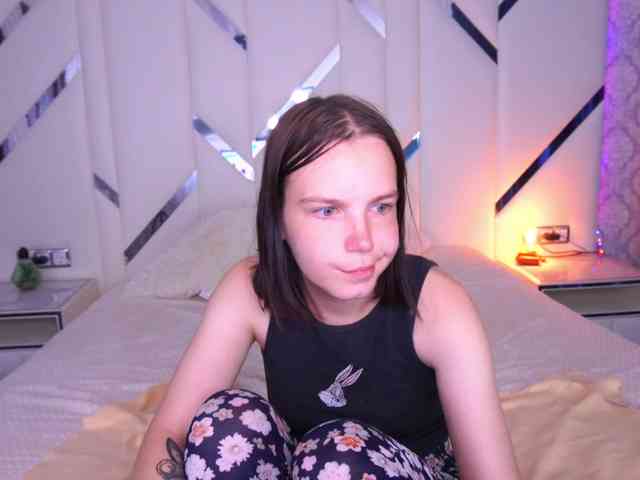 SpicyyDoll webcam