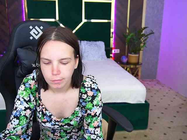 SpicyyDoll webcam