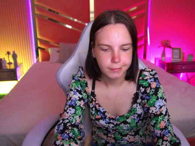 SpicyyDoll webcam