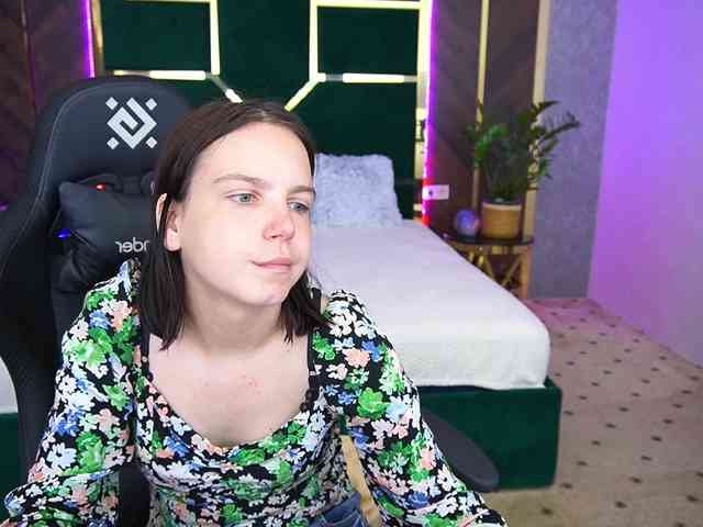SpicyyDoll webcam