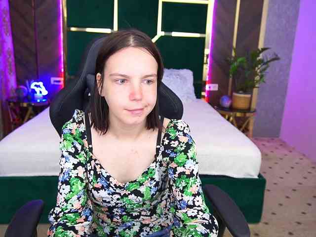SpicyyDoll webcam