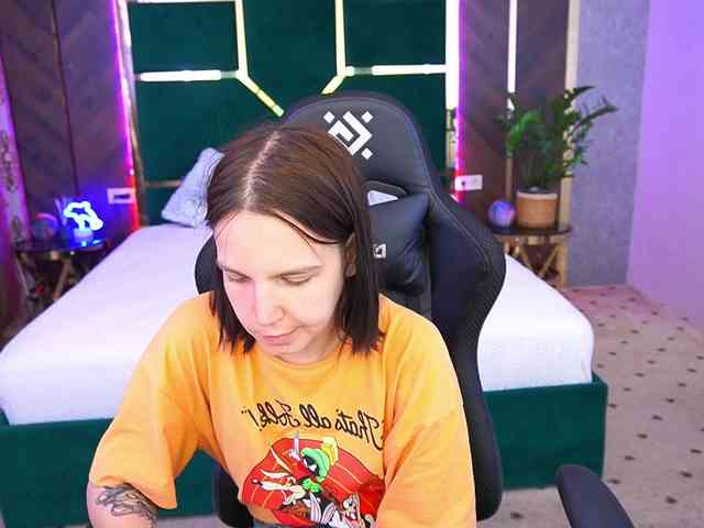 SpicyyDoll webcam