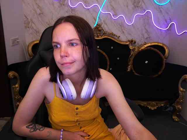 SpicyyDoll webcam