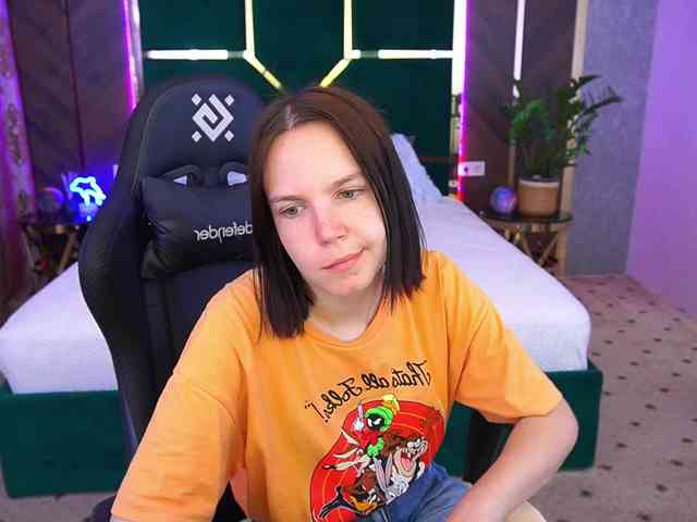 SpicyyDoll webcam