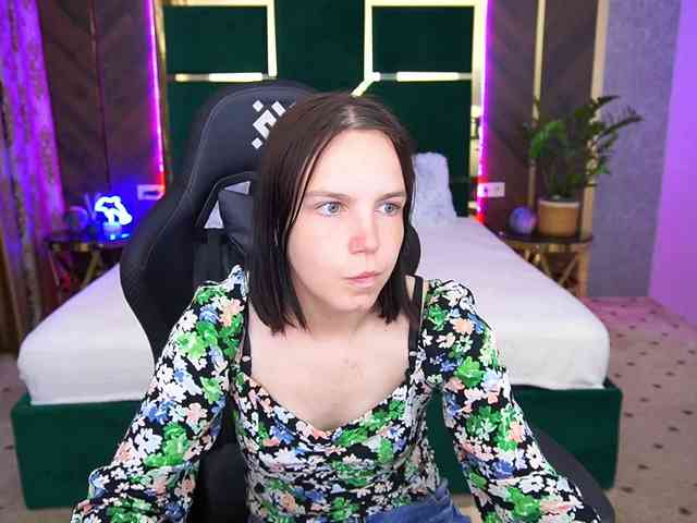 SpicyyDoll webcam