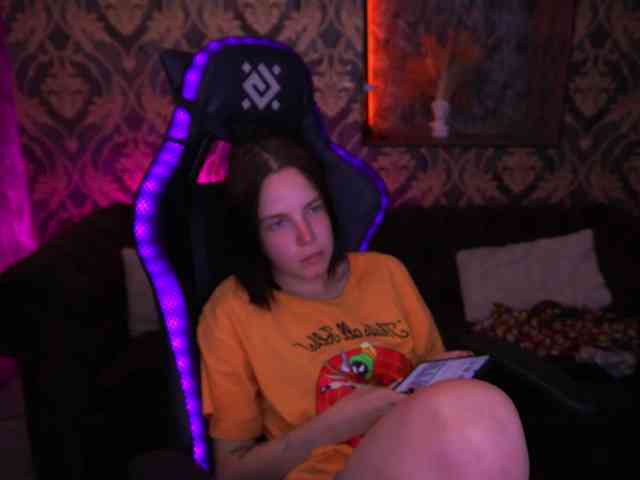 SpicyyDoll webcam