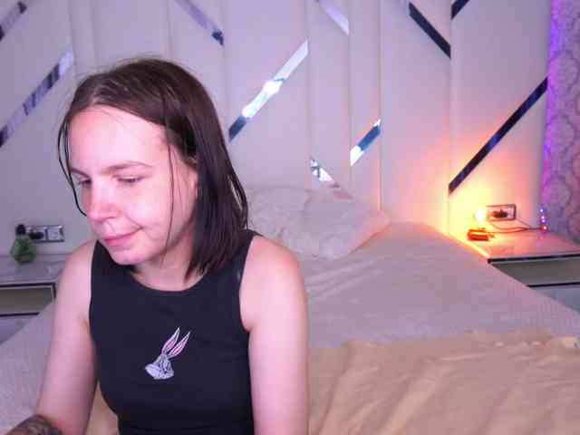 SpicyyDoll webcam