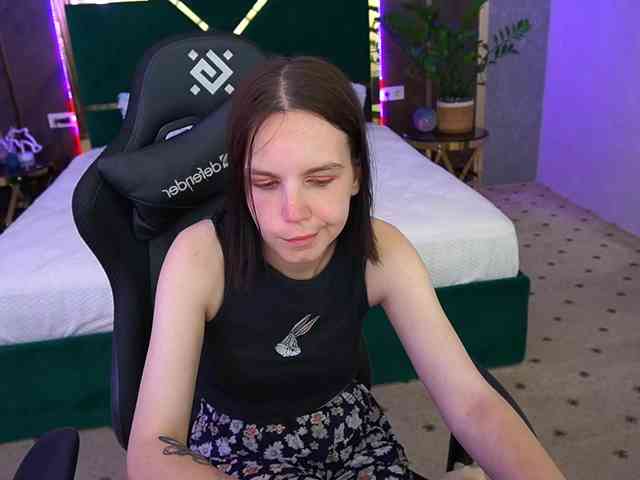 SpicyyDoll webcam