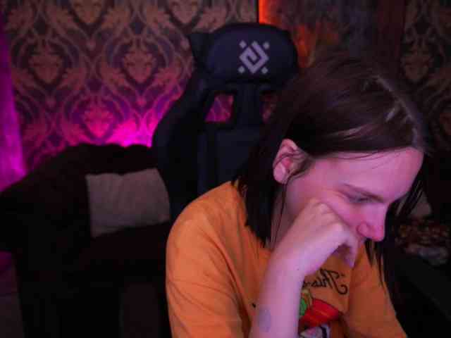 SpicyyDoll webcam