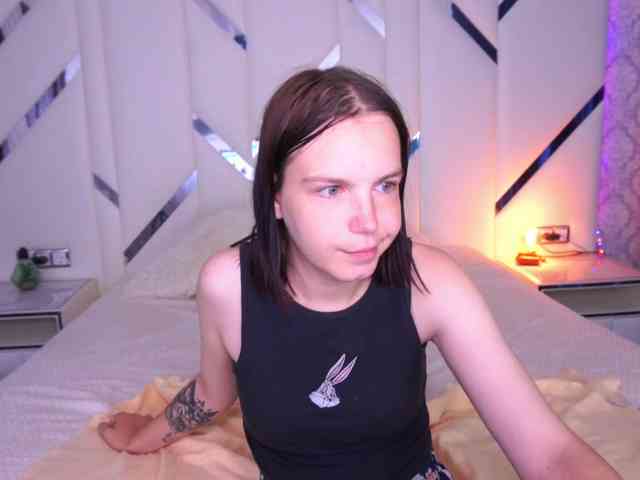 SpicyyDoll webcam