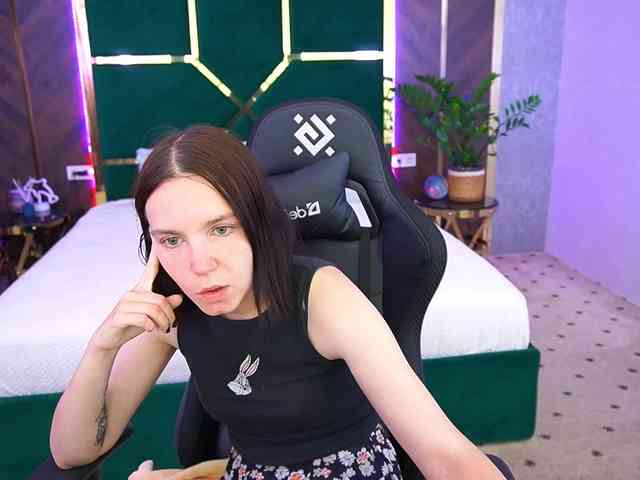 SpicyyDoll webcam