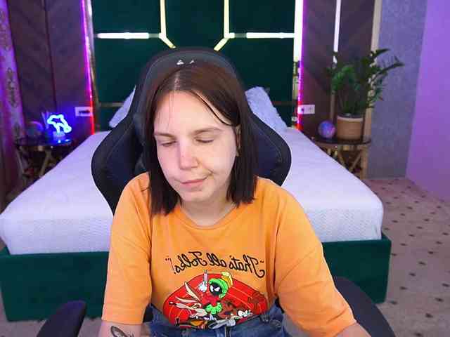 SpicyyDoll webcam