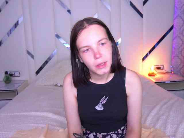 SpicyyDoll webcam