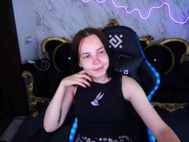 SpicyyDoll webcam