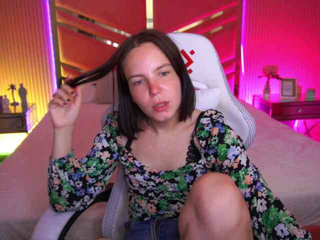 SpicyyDoll webcam