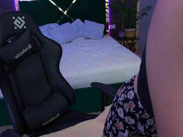 SpicyyDoll webcam