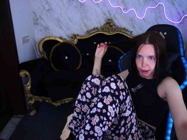 SpicyyDoll webcam