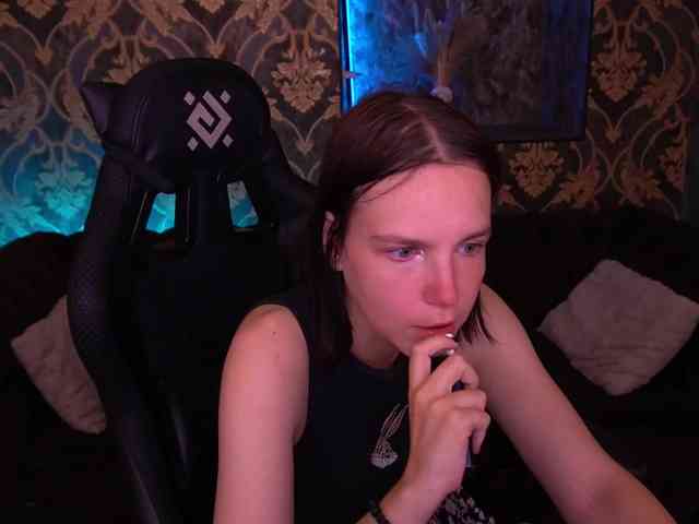 SpicyyDoll webcam
