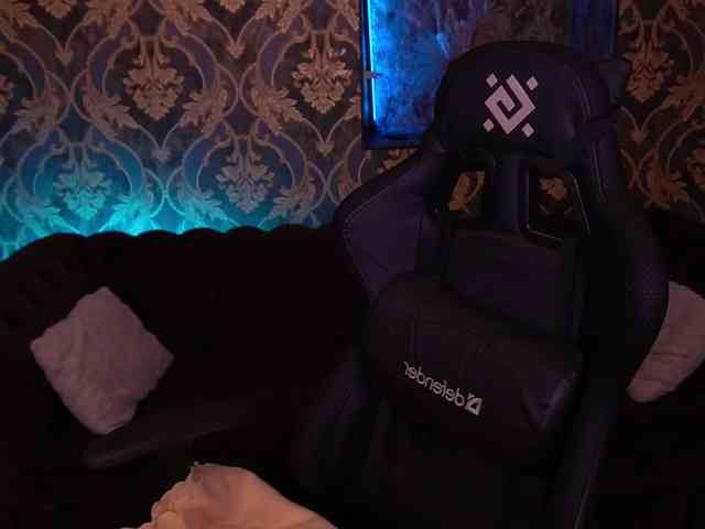 SpicyyDoll webcam