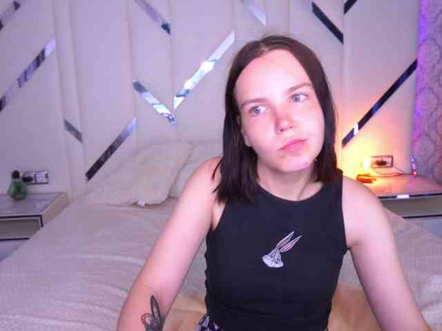 SpicyyDoll webcam
