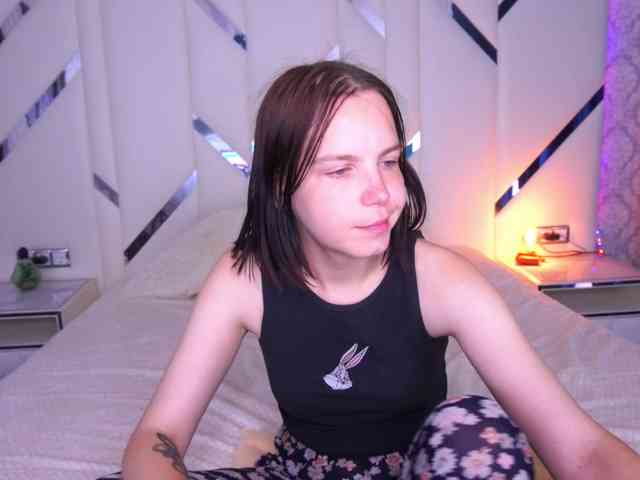 SpicyyDoll webcam