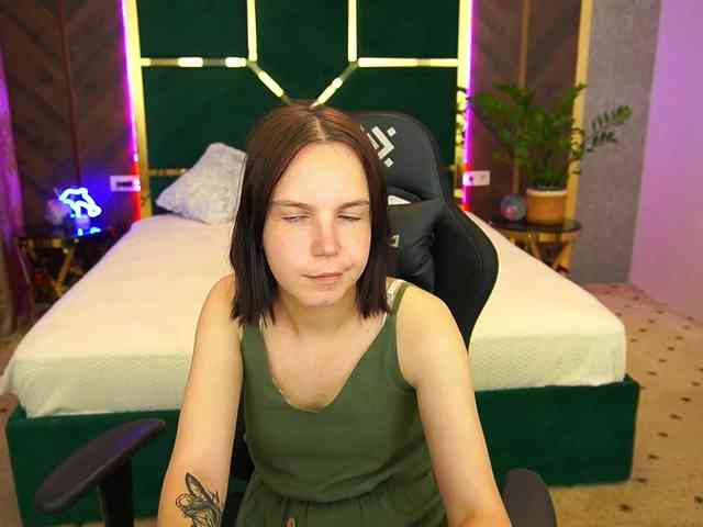SpicyyDoll webcam