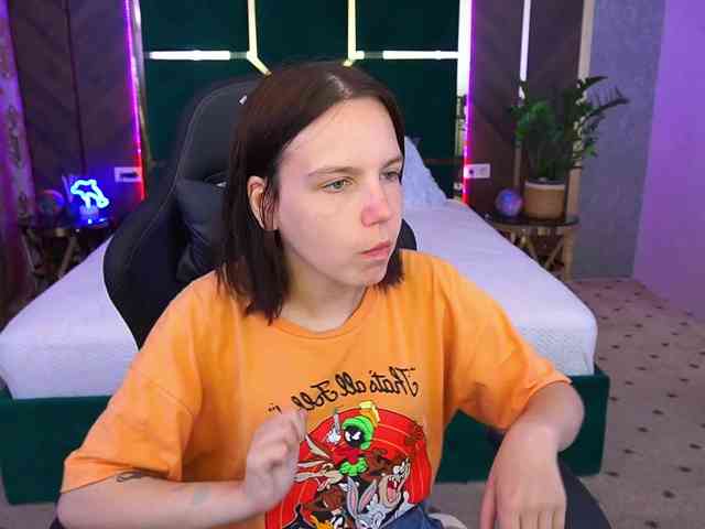 SpicyyDoll webcam