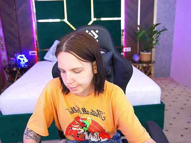 SpicyyDoll webcam