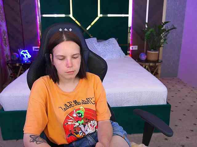 SpicyyDoll webcam
