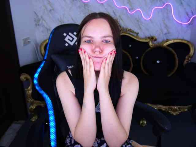 SpicyyDoll webcam