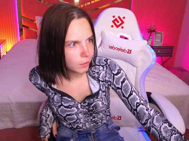 SpicyyDoll webcam