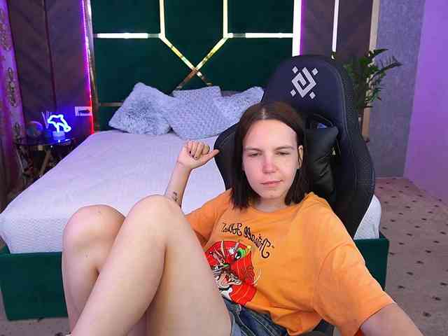 SpicyyDoll webcam