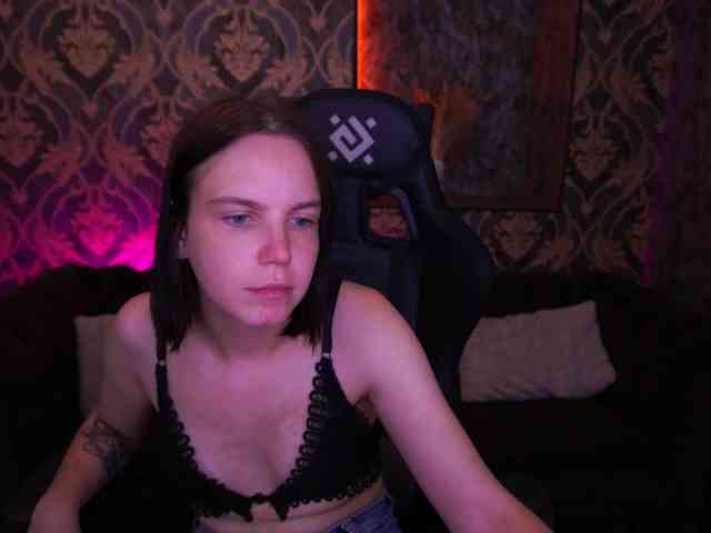 SpicyyDoll webcam