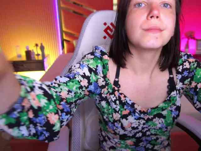 SpicyyDoll webcam