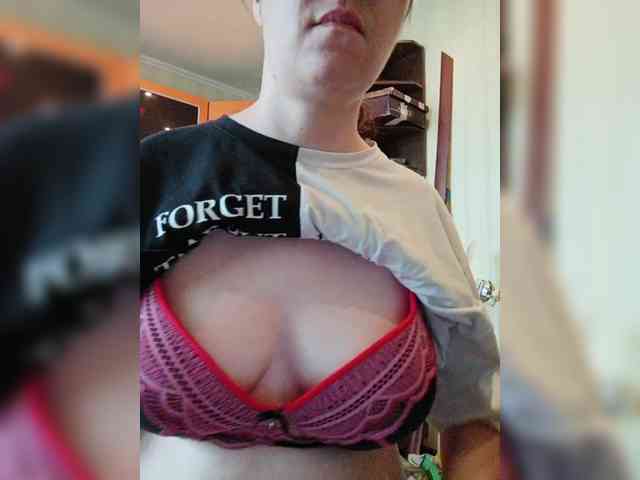 KiraSex webcam