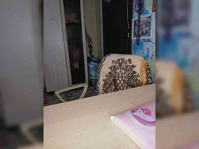 KiraSex webcam