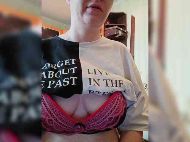 KiraSex webcam