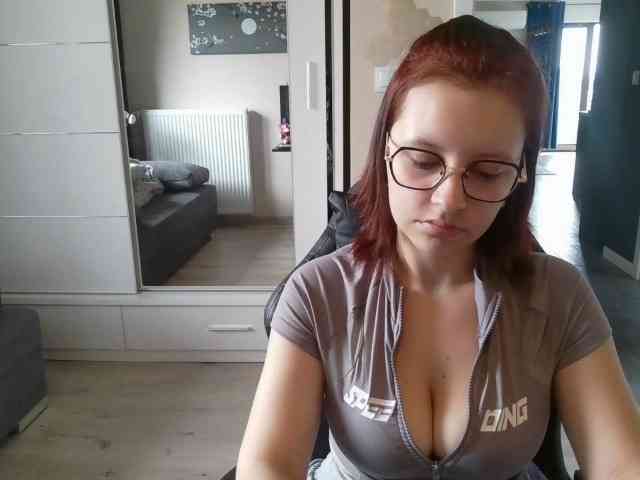 ElianaFlirt webcam